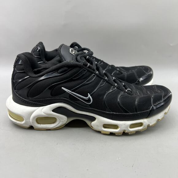 Nike Air Max Plus Running Shoes Women Size 7.5 Black White Comfort Low Sneakers - Picture 1 of 9